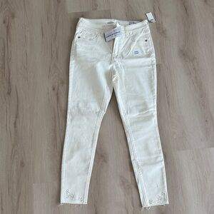 Old Navy Women's Off-White Skinny Jeans